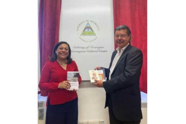 Nicaragua explora posibles colaboraciones con promotor cultural en Londres