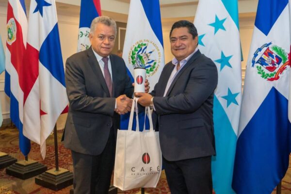 Nicaragua se reúne con Consejo Agropecuario Centroamericano