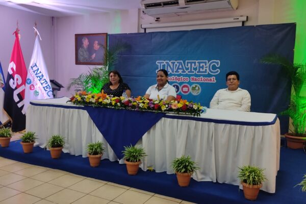 Nicaragua valora aporte de docentes en el impacto social y económico