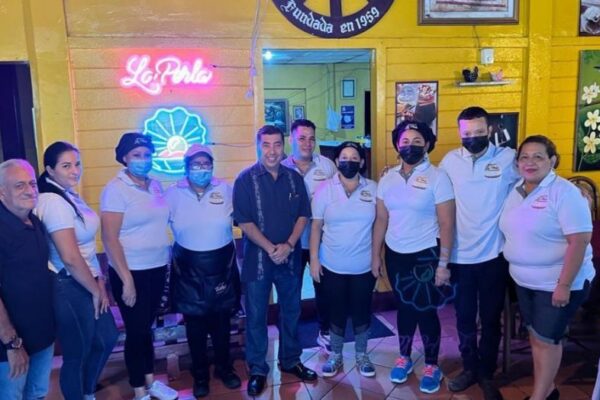 Avanzan reconocimientos a negocios con mayor historia de Nicaragua