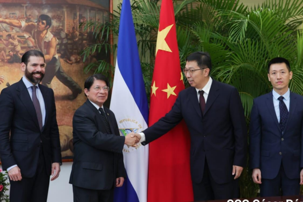 Embajador de China presenta copias de estilo a Nicaragua