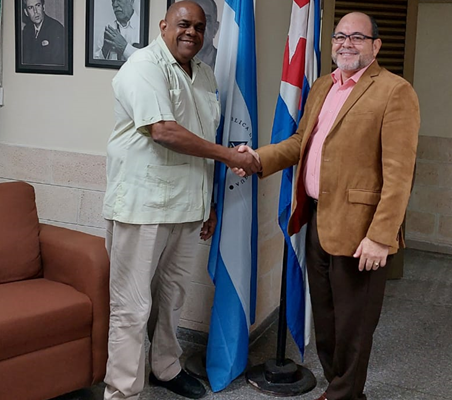 Nicaragua profundiza relaciones con la Escuela Nacional de Salud Publica de Cuba