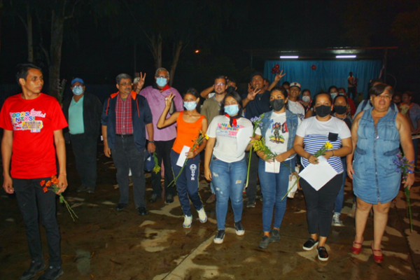 Develan placa en honor al compañero Roger Rodríguez Rivas