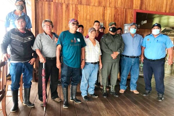 Ejército coordina acciones con productores y ganaderos de Boca de Sábalo