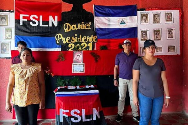 Homenaje a los militantes sandinistas Bayron Betanco y Dennis García