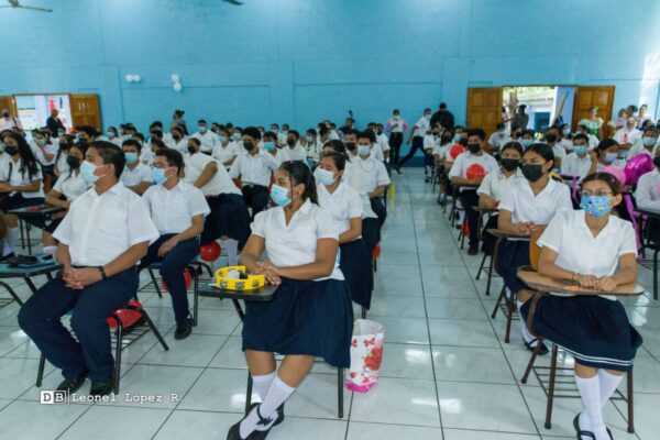 Inician celebraciones por el Día del Normalista en Nicaragua
