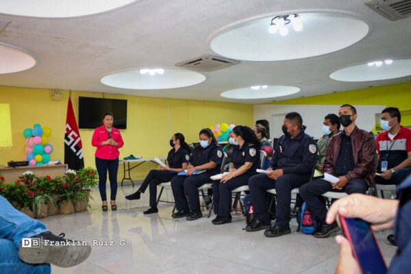 Servidores públicos son capacitados para promover la equidad de género en Nicaragua