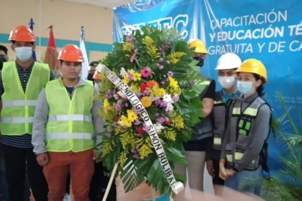 Estudiantes técnicos honran legado del Comandante Carlos Fonseca