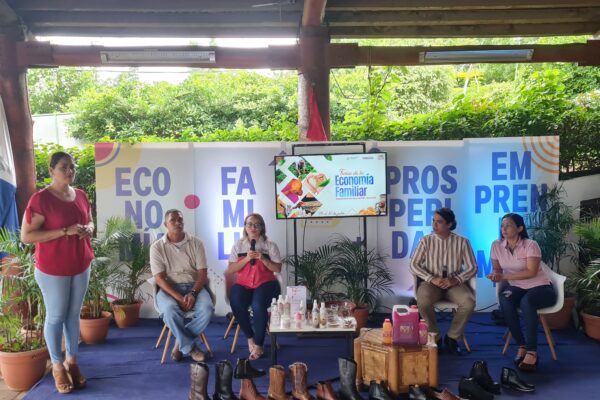 Feria nacional destaca principales avances de la economía familiar