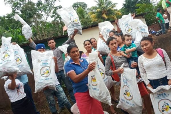 Nicaragua implementará programa de microcréditos justos