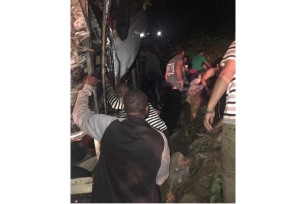 Fuerte accidente de tránsito en cuesta La Cucamonga