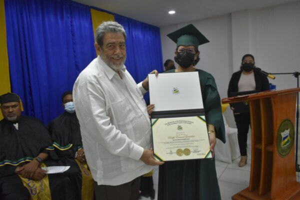 Primer Ministro Ralph Gonsalves recibe Doctor Honoris Causa en Nicaragua
