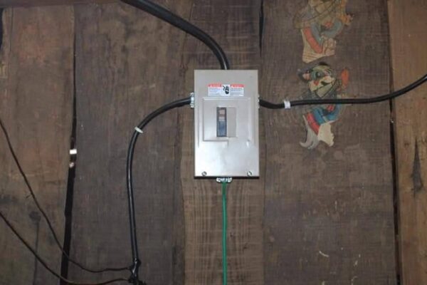 Electrifican comunidades de San Ramón