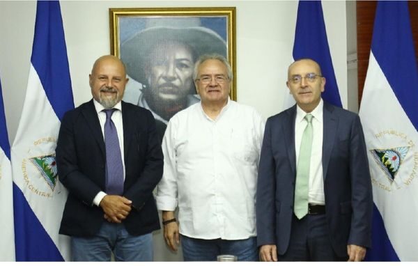 Senadores italianos visitan el parlamento nicaragüense