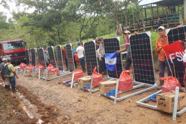 Paneles solares garantiza energía eléctrica en comunidades nicaragüenses
