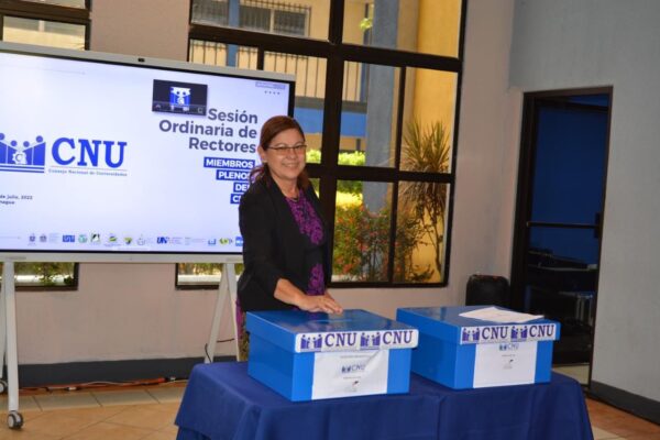 Ratifican a la maestra Ramona Rodríguez como presidenta del CNU