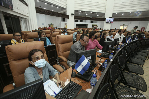 Parlamento ratifica préstamo para reducir impacto de los precios del petróleo