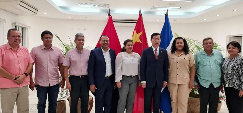 Más instituciones nicaragüenses son visitadas por Embajador de la República Popular China