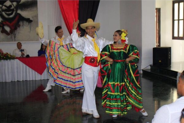 Certifican a instructores de las Escuelas Municipales de Danza