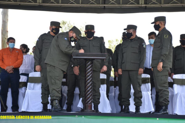 Efectúan traspaso de mando del 6 Comando Militar Regional