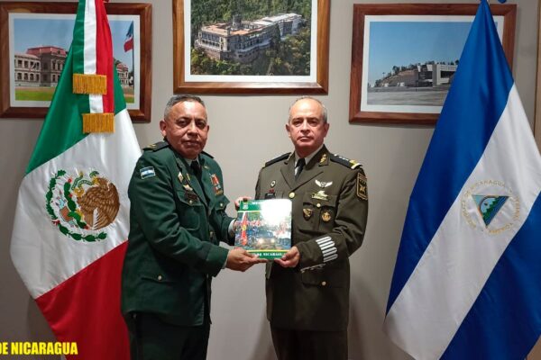 Nicaragua se reúne con Comandante del Ejército Mexicano