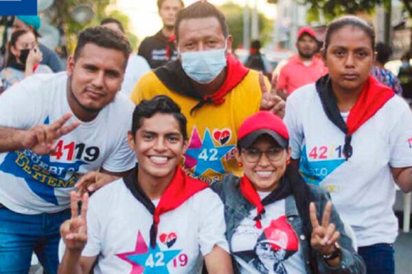 Detalles del Momento: Una Juventud Comprometida