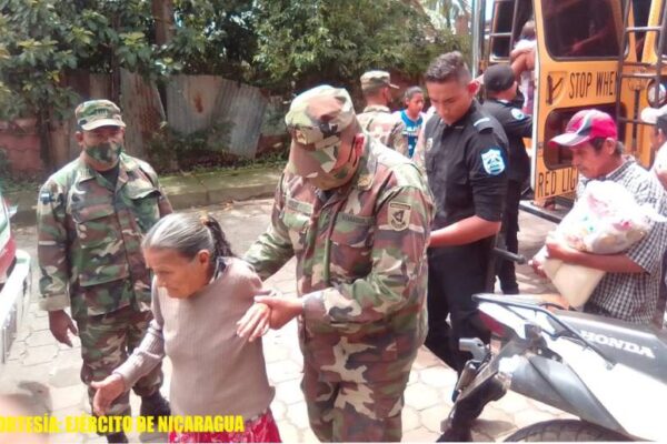 Facilitan retorno de familias evacuadas por tormenta Bonnie