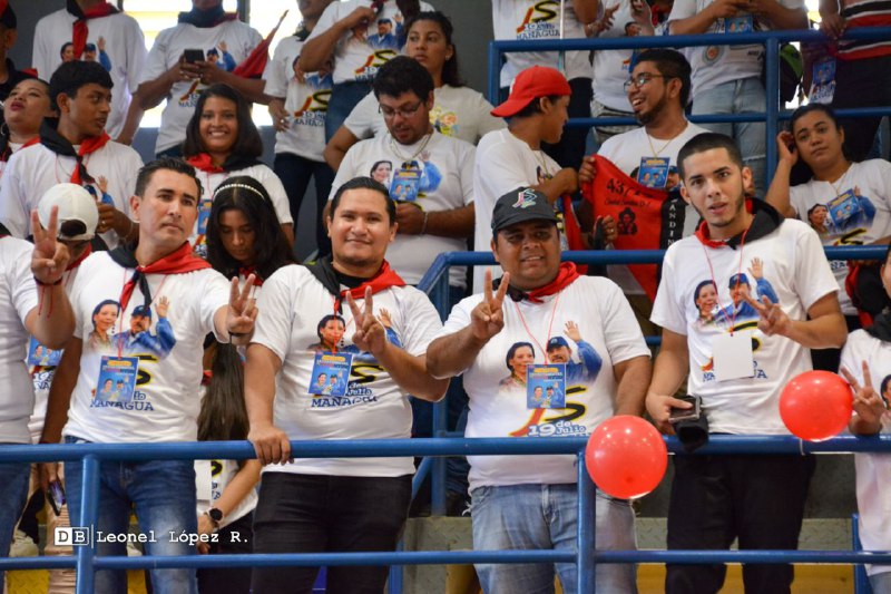 Jóvenes de Managua  saludan 43 aniversario de la Revolución Sandinista