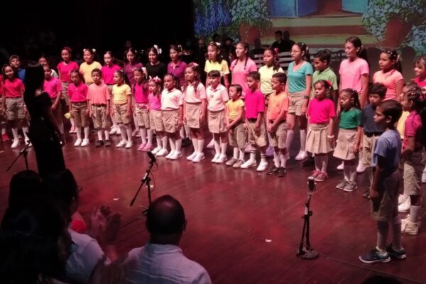 Orquesta Sinfónica Estudiantil protagoniza primer sainete