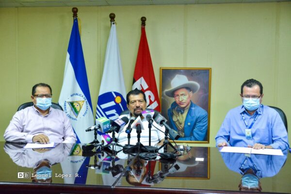 Nicaragua continúa congelando precios de los combustibles