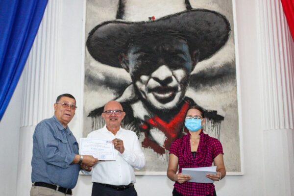Artistas y promotores culturales de Nicaragua reciben reconocimiento por trayectoria