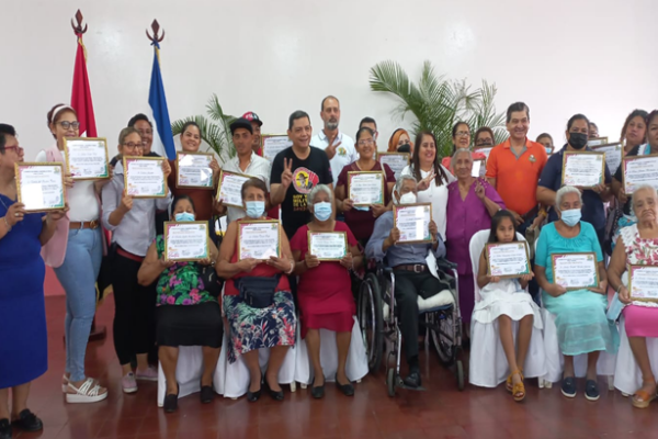 Reconocen laboriosidad de comerciantes de mercados municipales