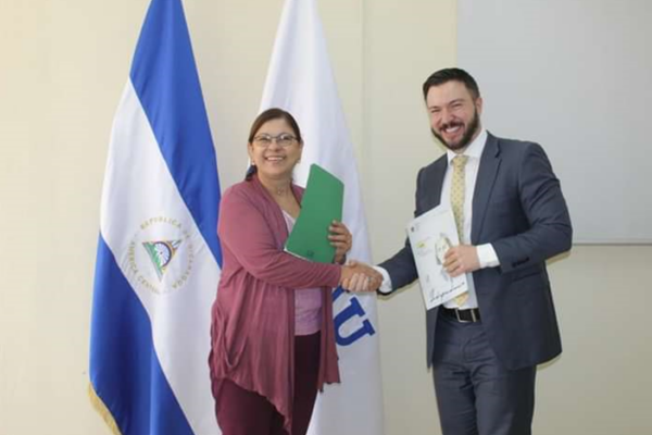 UNAN Managua firma convenio para fortalecer enseñanza del portugués