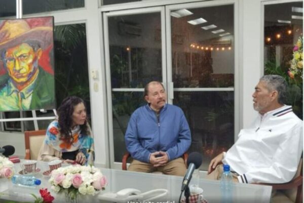 Secretario del MIU se reúne con el Comandante Daniel Ortega y la vicepresidenta Rosario Murillo