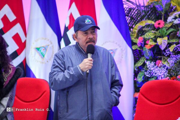 EL MUNDO DE LOS PUEBLOS HA NACIDO YA !