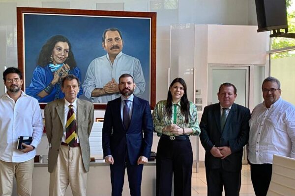 Delegación de Nicaragua se reúne con representantes de cooperación italiana