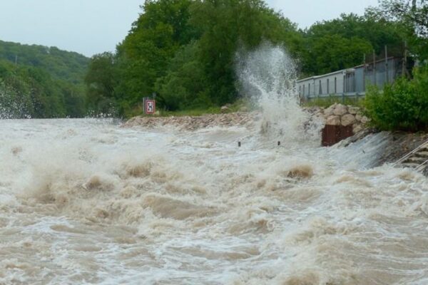 Lluvias e inundaciones causan 10 muertes en Uganda