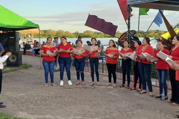 Talleres regionales fortalecen competencias de instructores de artes, danzas y coros