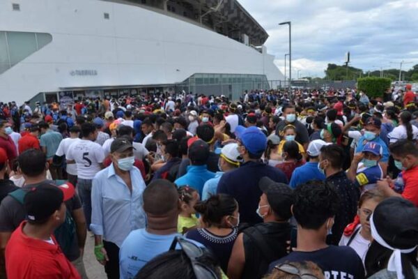 Nicaragüenses viven la emoción de la semifinal del Pomares 2022