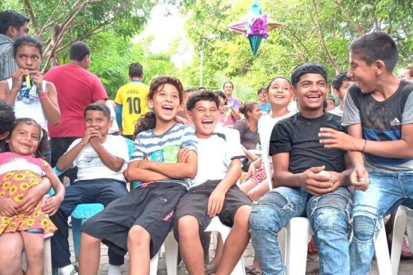 Promueven alegría familiar en Granada con títeres Arlequín