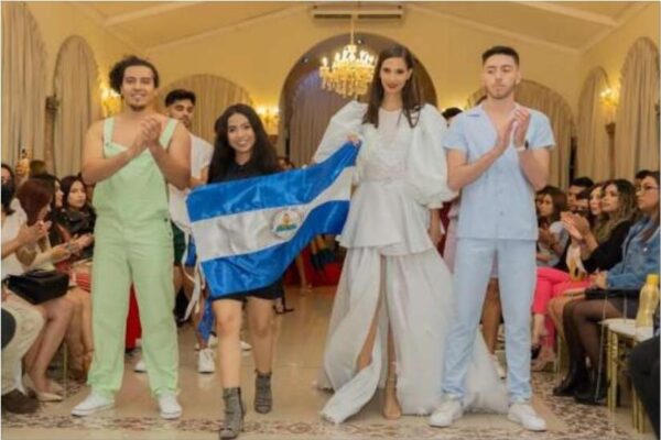 Nicaragua Diseña asiste a The Royals