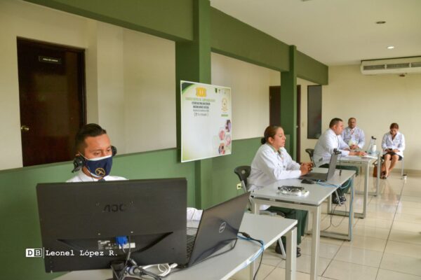 Médicos nicaragüenses fortalecen conocimientos en el quehacer binomio