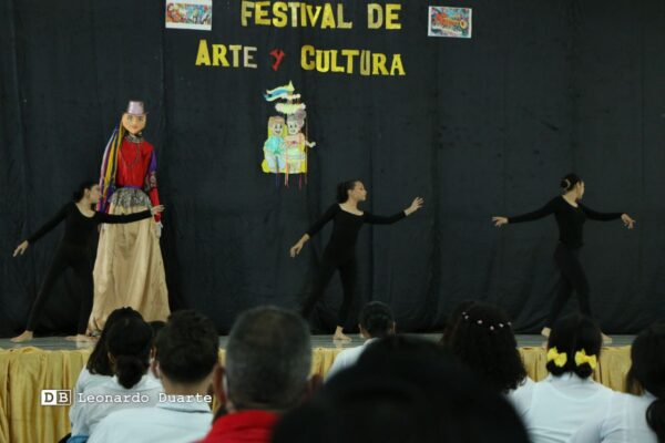 Normalistas saludan 42 aniversario del cierre de la  Cruzada Nacional de Alfabetización