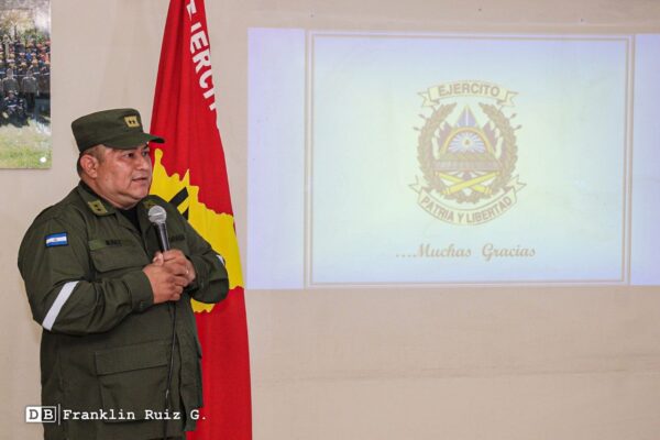 La UHR, una unidad militar de asistencia para los nicaragüenses
