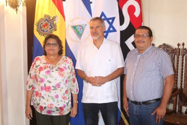 Embajador de Israel sostiene encuentro con autoridades de León