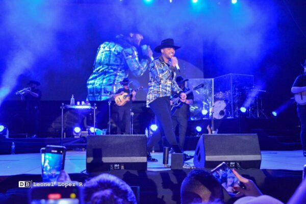 Nicaragüenses disfrutaron del concierto de Jessi Uribe