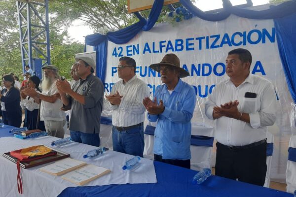 Maestro Orlando Pineda recibe reconocimiento de UNESCO