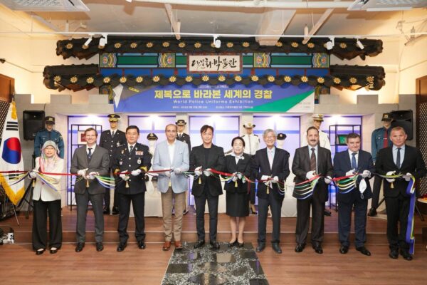 Nicaragua asiste a la exhibición mundial de uniformes policiales