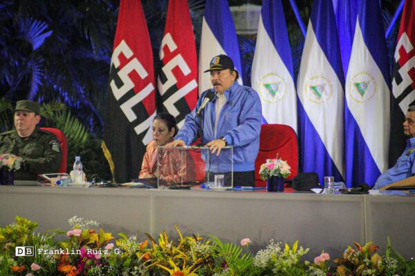 ¿Desde cuándo los curas tienen autoridad para hablar de democracia?