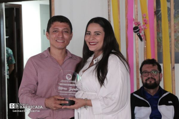 Entregan reconocimientos a periodistas destacados de Nicaragua 